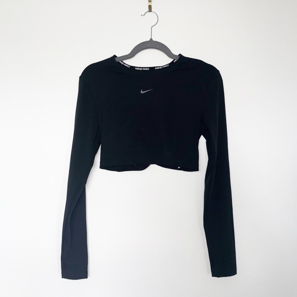 Pro Women's Dri-FIT Cropped Long-Sleeve Top - Black - Medium